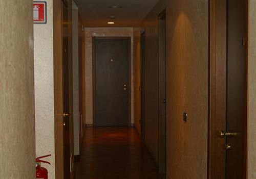 Hotel Nuovo Milan Bagian luar foto